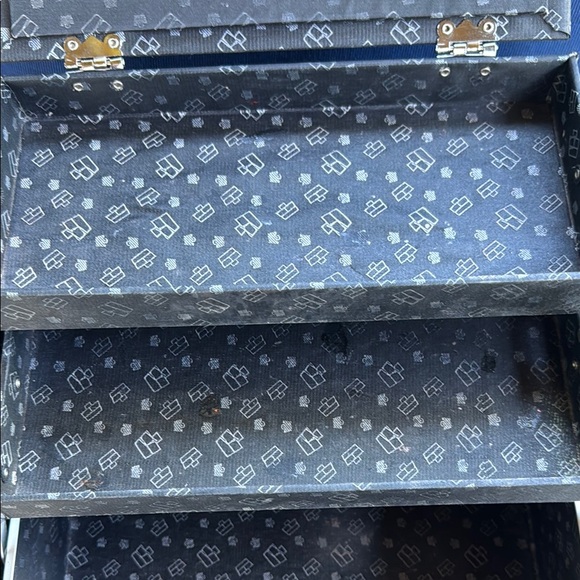 Caboodles Black Crocodile-Patterned Makeup Case - Picture 5 of 10